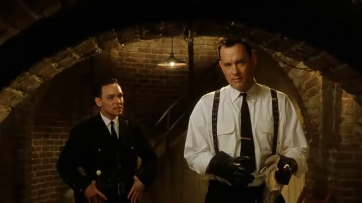 «Зелёная миля» - очень сильная картина и, возможно, самая достойная экранизация произведений Стивена Кинга (по крайней мере, сам Король ужасов считает именно так).-15