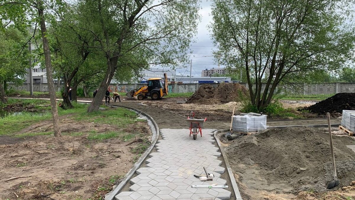     В Нижнем Новгороде продолжают приводить в порядок территории около озера Вторчермета. Работы по благоустройству уже выполнены на 65%, сообщается в пресс-службе мэрии.