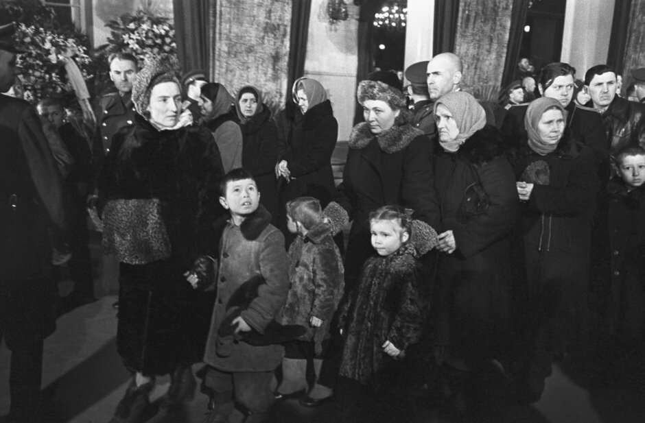 Церемония прощания с Иосифом Виссарионовичем в Колонном зале