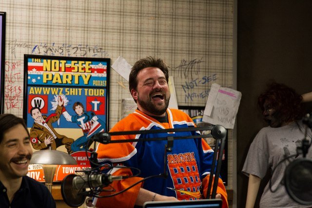 Кевин Смит на фото со съемок "Бивень"