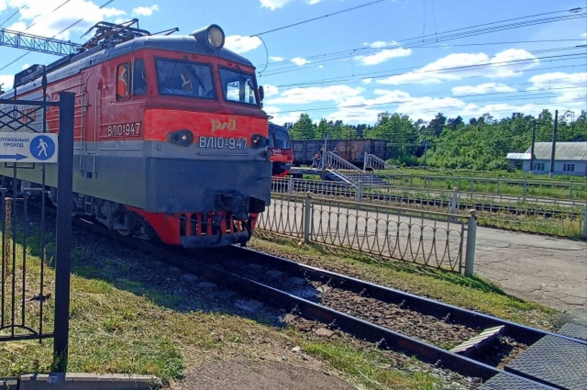    В Новосибирске подростки получили 30 тысяч рублей за поджог релейных шкафов