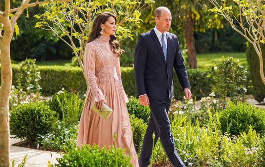 Королевская семья. Принцесса Уэльская, Джилл Байден и королева Рания лидируют в лучших нарядах на королевской свадьбе Иордании.