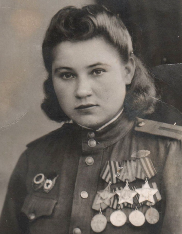 М.С.Нечепорчукова. Источник фото - https://moi-goda.ru/nasha-istoriya/matrena-nazdracheva-ee-podvigov-chvatilo-bi-na-neskolko-zhizney?frp=aHR0cHM6Ly9tb2ktZ29kYS5ydS9uYXNoYS1pc3Rvcml5YS9tYXRyZW5hLW5hemRyYWNoZXZhLWVlLXBvZHZpZ292LWNodmF0aWxvLWJpLW5hLW5lc2tvbGtvLXpoaXpuZXk-&instream=