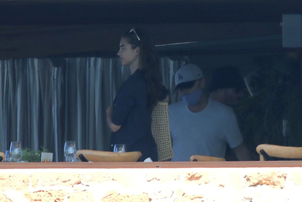 Меган Рош и Леонардо ДиКаприо