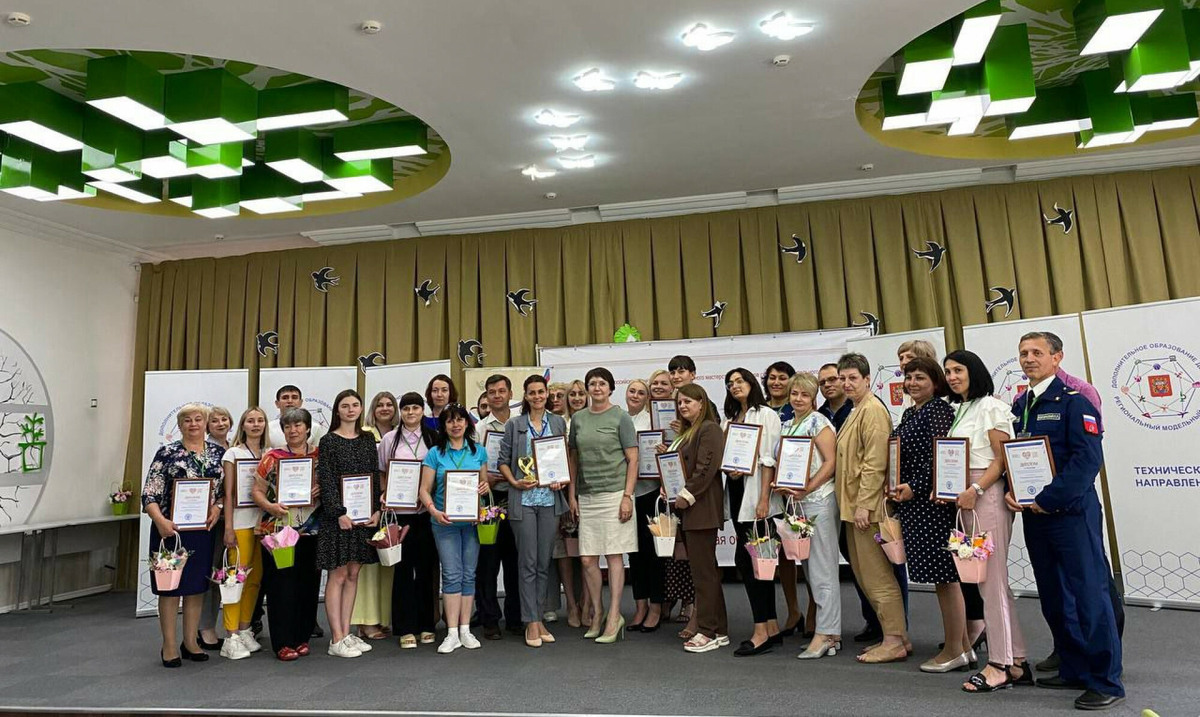    В Оренбуржье победу в конкурсе «Сердце отдаю детям» одержала Екатерина Барсукова Кристина Просвиркина