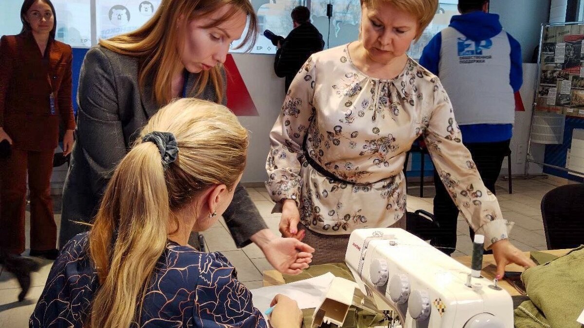     Фонд «Наша Правда» при поддержке «Единой России» закупил и передал фронту спецтехнику на 500 миллионов рублей. В зону боевых действий были доставлены квадрокоптеры, комплекты оборудования для управления дронами, а также противодронные комплексы и экипировка.