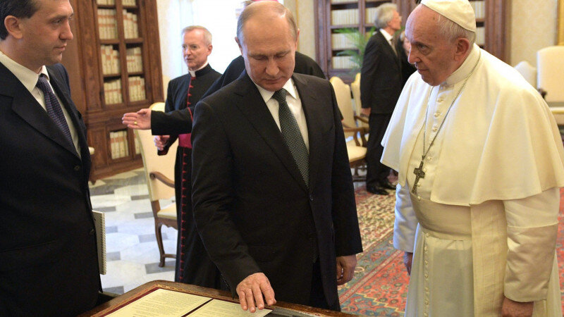     Владимир Путин в Ватикане у Папы Римского. kremlin.ru