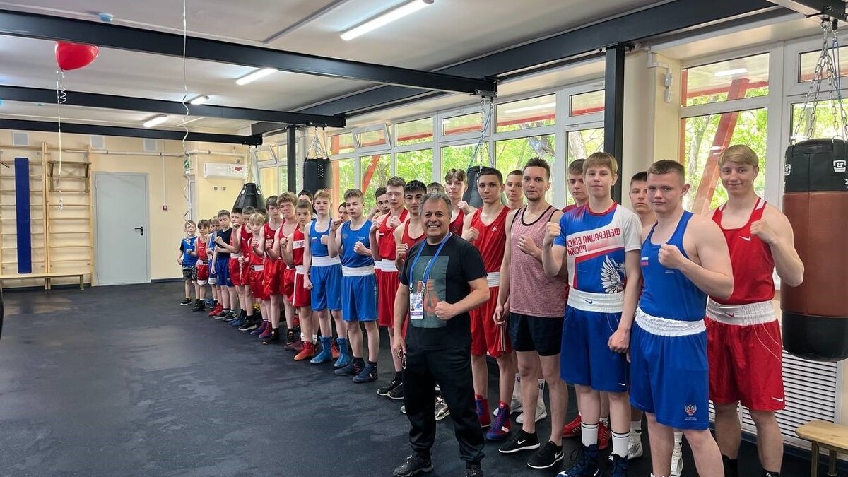     Именно так считают не только городские власти, но и жители Хабаровска, и это неспроста. За последние пять лет мэрия города реализовала беспрецедентные меры для того, чтобы город по праву называли спортивной столицей не только Дальнего Востока, но и всей России.