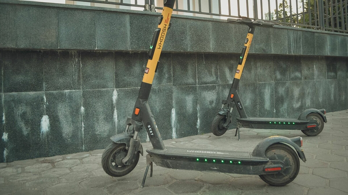     В Центральном районе Волгограда неизвестный на электросамокате сбил маленькую девочку. Водитель скрылся с места ДТП, ребенок госпитализирован, сообщили в ГУ МВД по Волгоградской области.