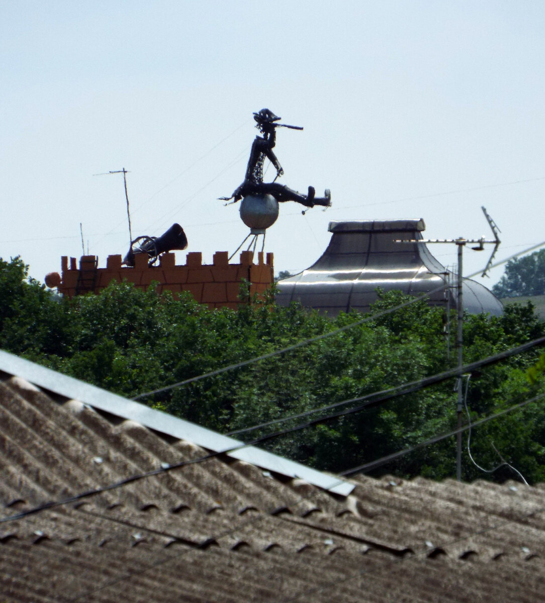 Барон Мюнхгаузен из окна электрички (июнь 2023 года)