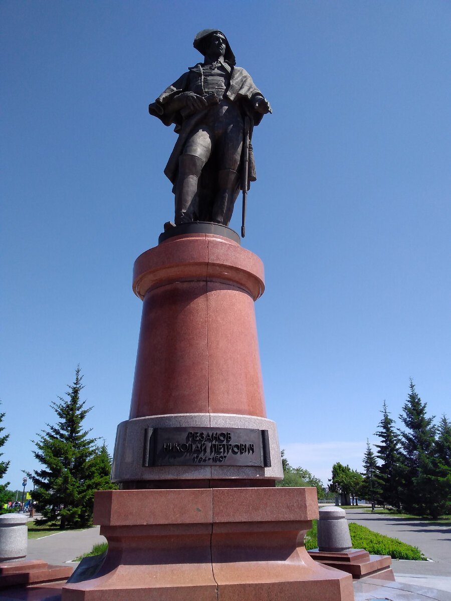 Заслонивши тебя от простуды,
Я подумаю: «Боже всевышний!
Я тебя никогда не забуду,
Я тебя никогда не увижу».(с)