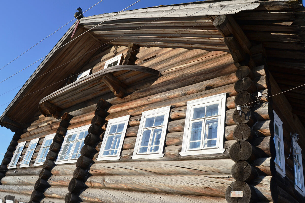 Пинежский дом шестистенок.