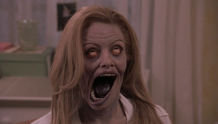 Кадр из фильма "Очень страшное кино 3" (2003)