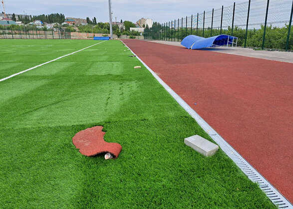 "реконструкция стадиона "юность" г. Спортивная площадка на юности. Велогонка в дубне. Стадион юность вольск. Стадион вольск.