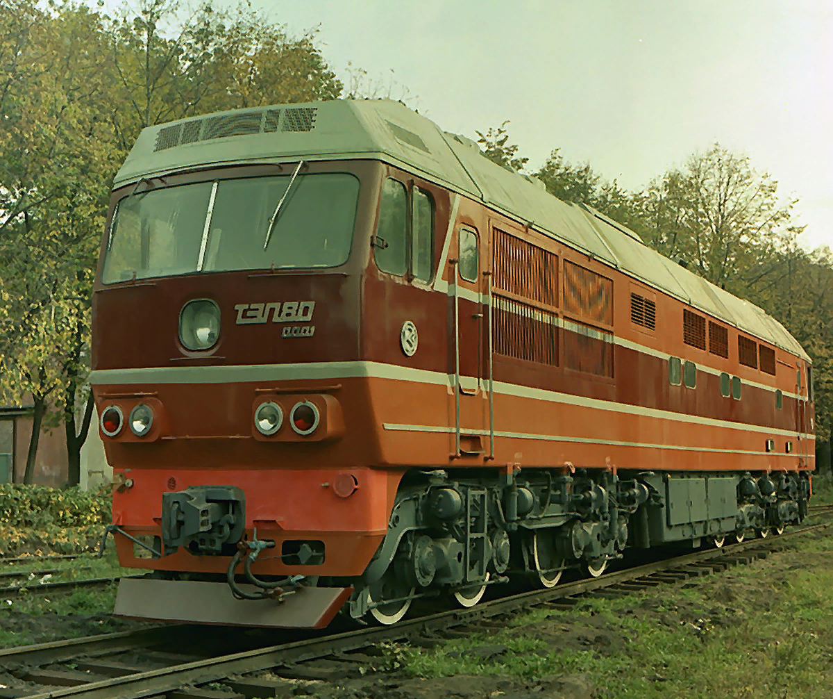 Тепловозы ссср. Тэп80 тепловоз. Коломенский завод ТЭП 80. Пассажирский тепловоз тэп80-0002. Тэп80 0001.