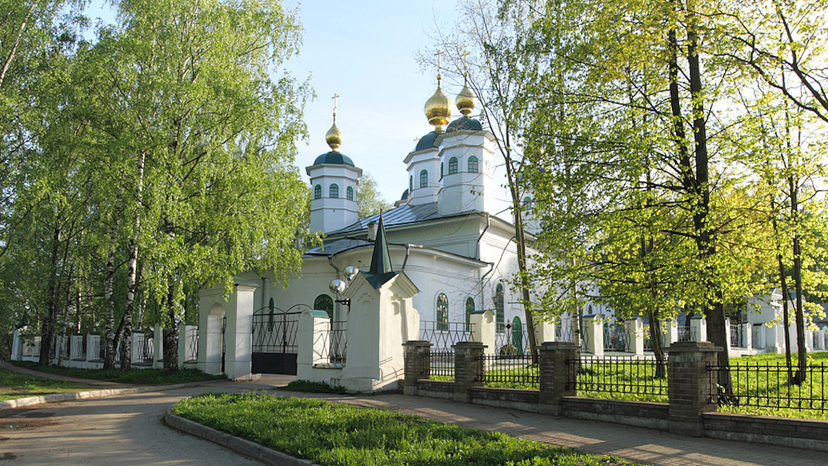 Вологодская череповец фото. Воскресенский собор Череповец. Соборная горка Череповец Церковь. Вологодская область Череповец Воскресенский собор. Соборная площадь Череповец.