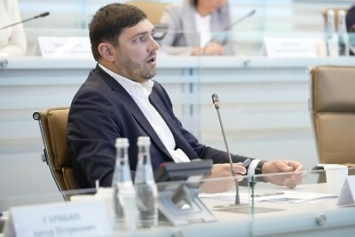    Министр экологии Московской области Тихон Михайлович Фирсов на совещании губернатора Московской области Андрея Воробьева с руководящим составом правительства Московской области и главами городских округов © Пресс-служба Губернатора и Правительства Московской области