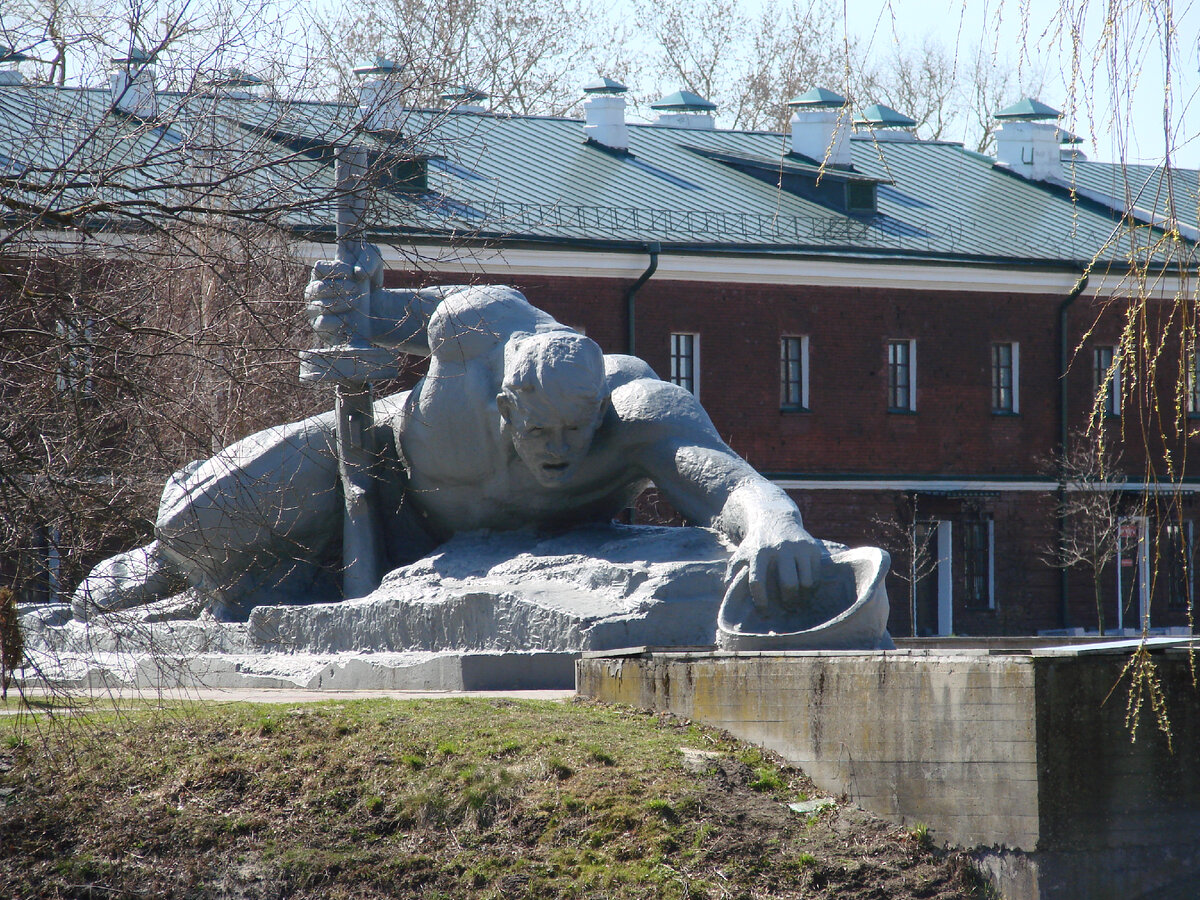 В 3:15 Брест разбомбили, так началась та война... | Военно-политическая  история от не историка и не политика | Дзен