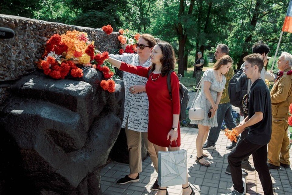 Рисунок вечного огня в донецке