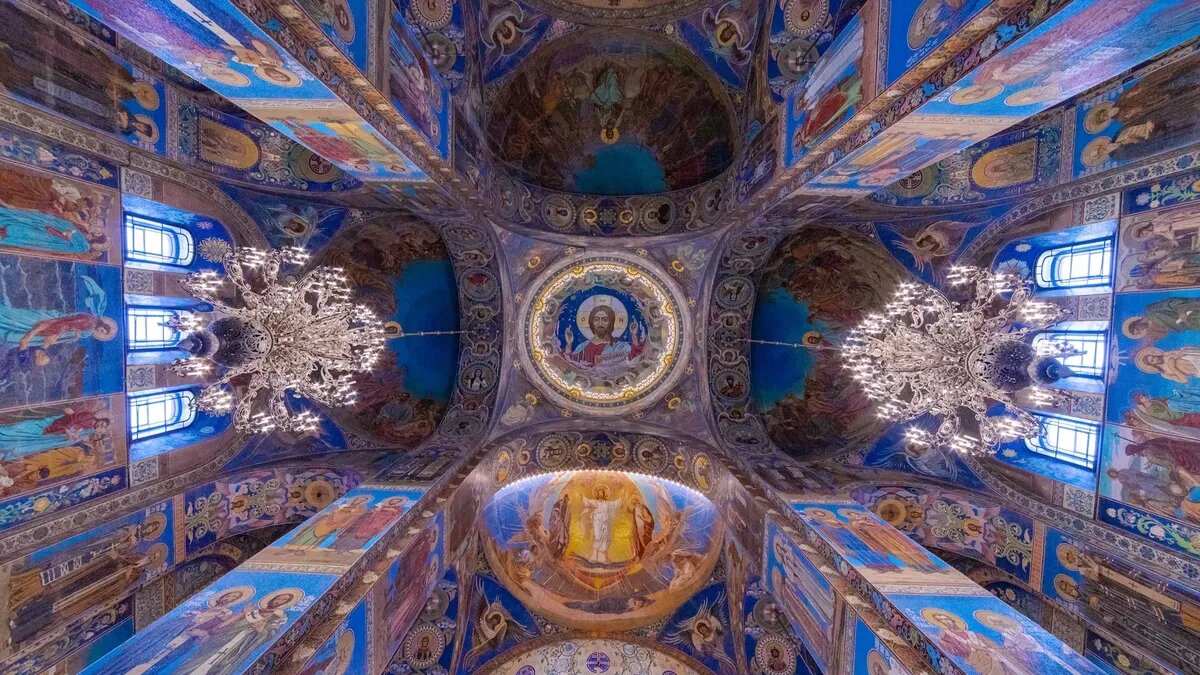 Благодать под куполом храма. Фото: unsplash.com
