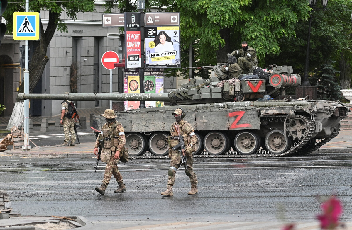 Чвк вагнер ростовская область. ЧВК Вагнер PMC Wagner. ЧВК Вагнер в Ростове на Дону. Т80бв Сибирь ЧВК Вагнер.