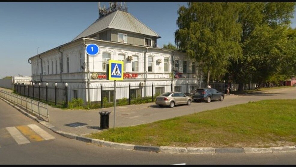     Дореволюционное здание на Стрелке предлагают купить нижегородцам. Его стоимость оценили в 110 млн рублей, пишет GIPERNN.RU.