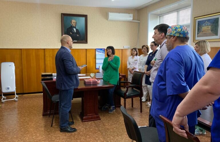    Татьяна Савинова поблагодарила Андрея Карпеца за вклад в развитие медпомощи оренбуржцам Кристина Просвиркина