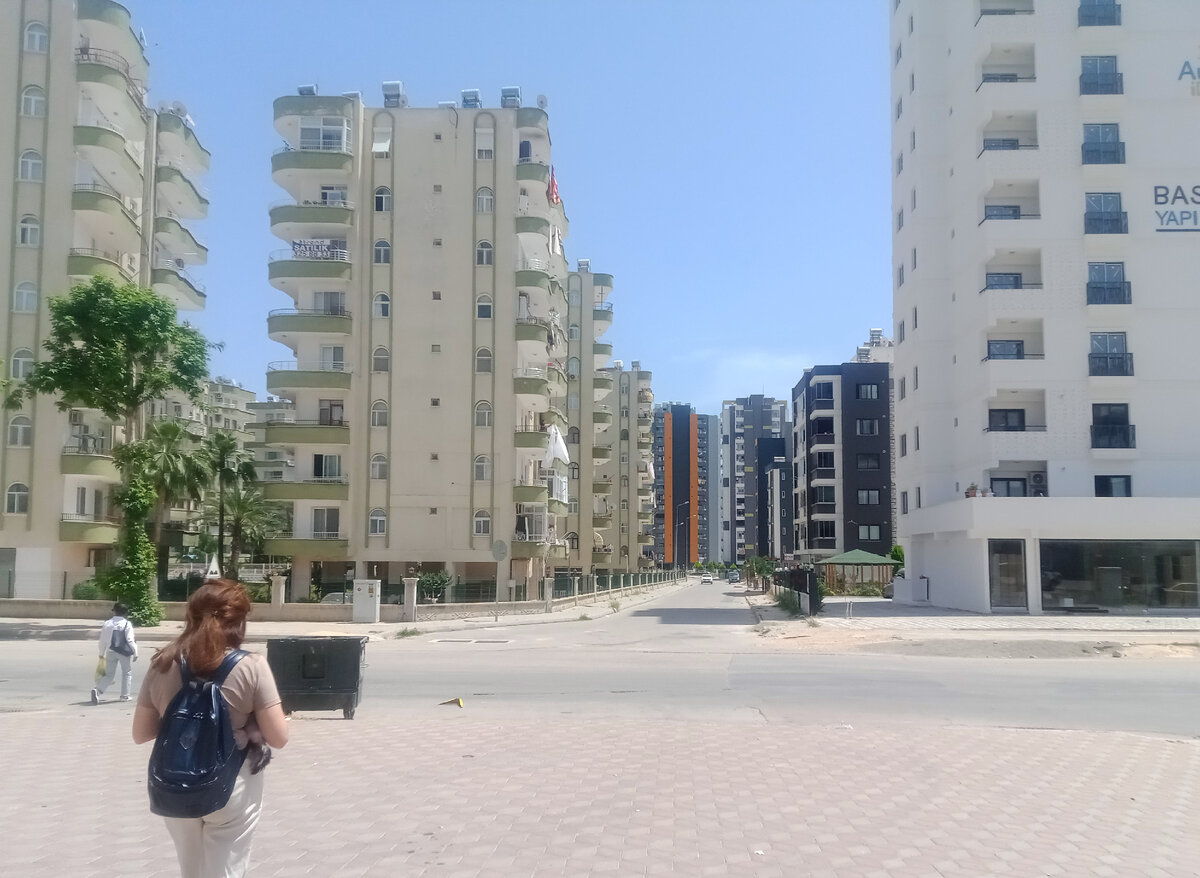 На меня такой пейзаж действует угнетающе. А как вам?