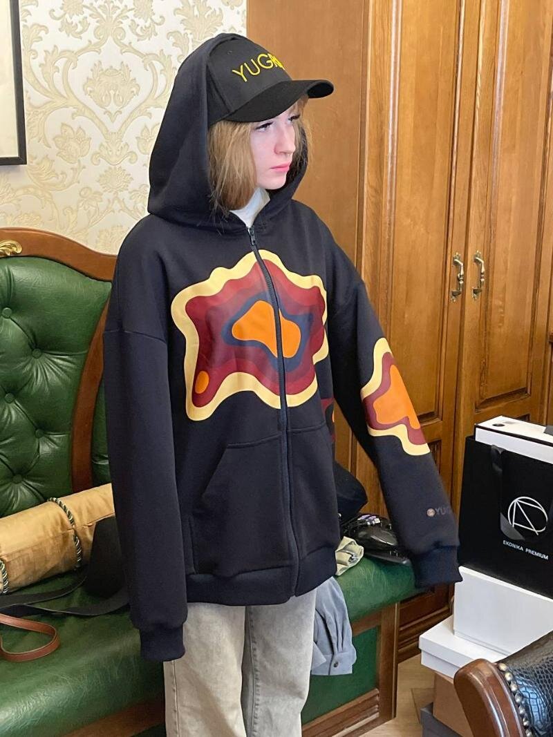    Дизайнеры из Сургута создают одежду с аутентичными принтами