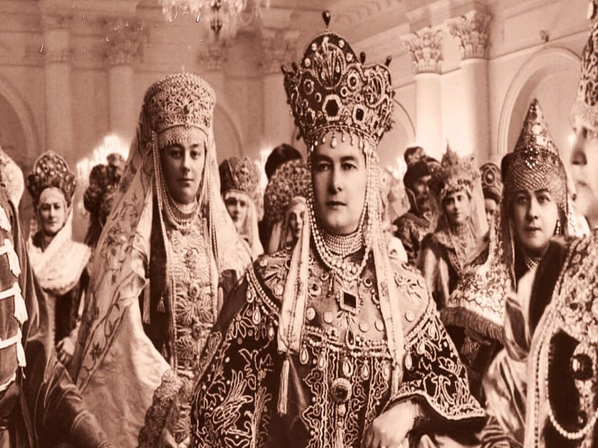 Участники бала 1903 года в Зимнем дворце.  Фото из открытого источника