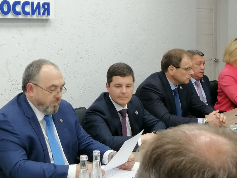    О решении непарламентских партий было объявлено на заседании политсовета ЕР 29 июня в Салехарде