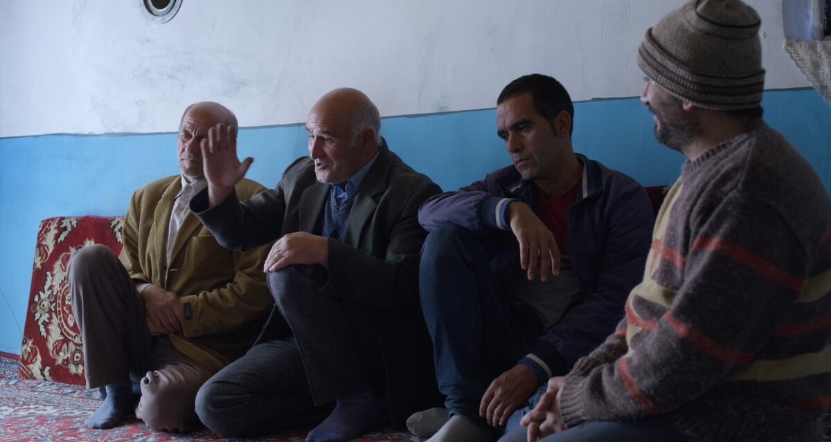 Кадр из фильма "Нет медведей" 