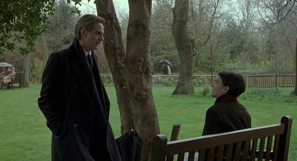 Кадр из фильма "Ущерб" (1992)