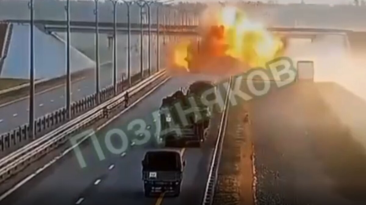 Не знаю куда целились, в мост или в грузовик, но мысль правильная