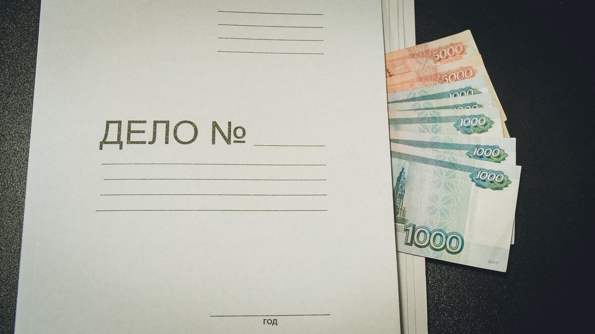     По уверениям ведомства, бывший директор лагеря не задержан, а числится в статусе подозреваемого.
