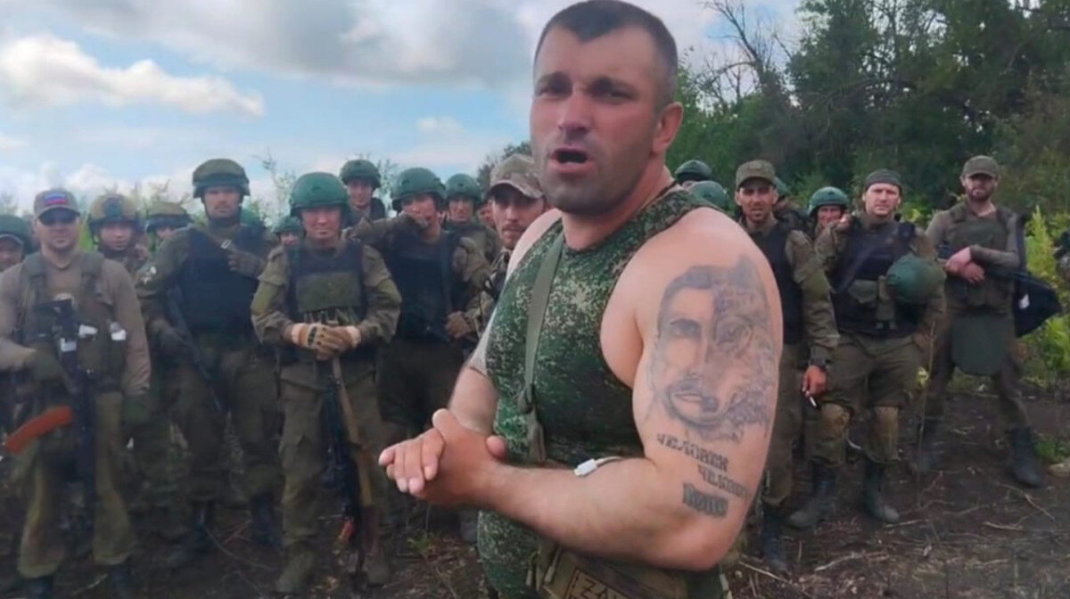 Воюют уголовники. Нацисты в украинской армии. Урка. Уголовники. Зона тюрьма.