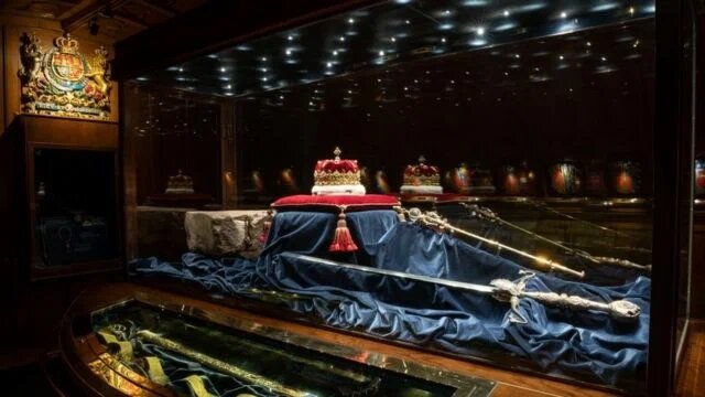 Шотландские регалии. Фото BBC
