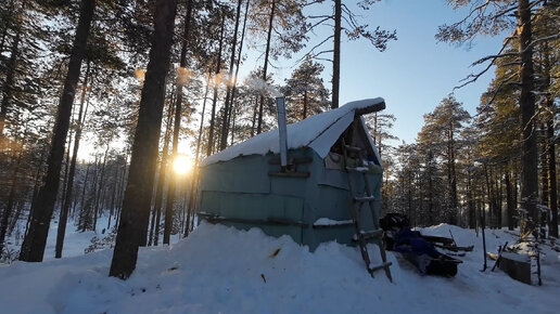 ТАЁЖНАЯ ХИЖИНА. ПОХОД НА ДИКУЮ РЕКУ. ХИЖИНА ОХОТНИКА В ДИКОМ ЛЕСУ