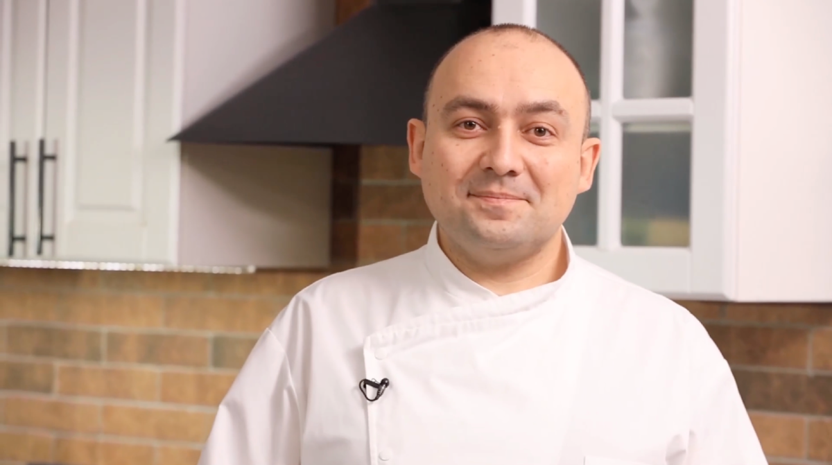 Шеф-повар Иван Кудряшов знает о сметане всё