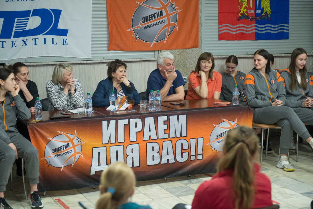    Евгений Снигирев покидает пост главного тренера баскетбольного клуба «Энергия»