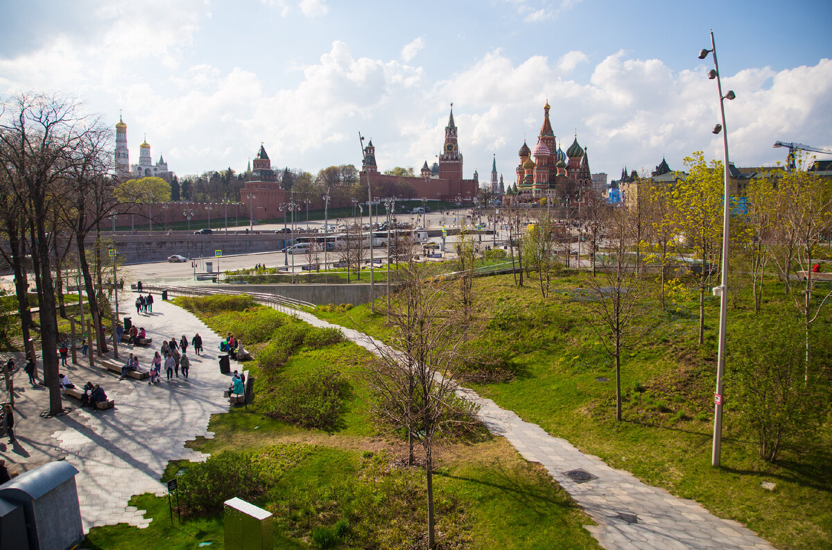 Парк Зарядье в Москве. Парк «Зарядье» источник. Фотогрф. Московский Кремль что посмотреть.