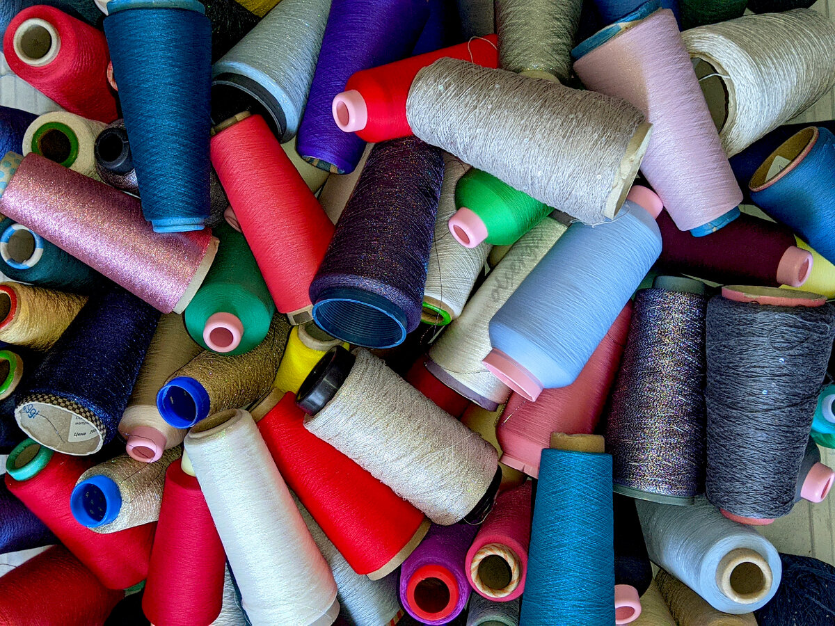 Глядя на фото, нетрудно догадаться, как я люблю допы))) И это только часть моих помощников.