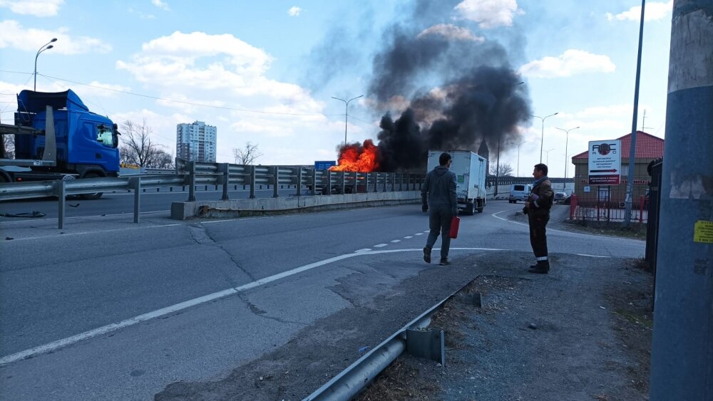 Во Владивостоке сгорела машина