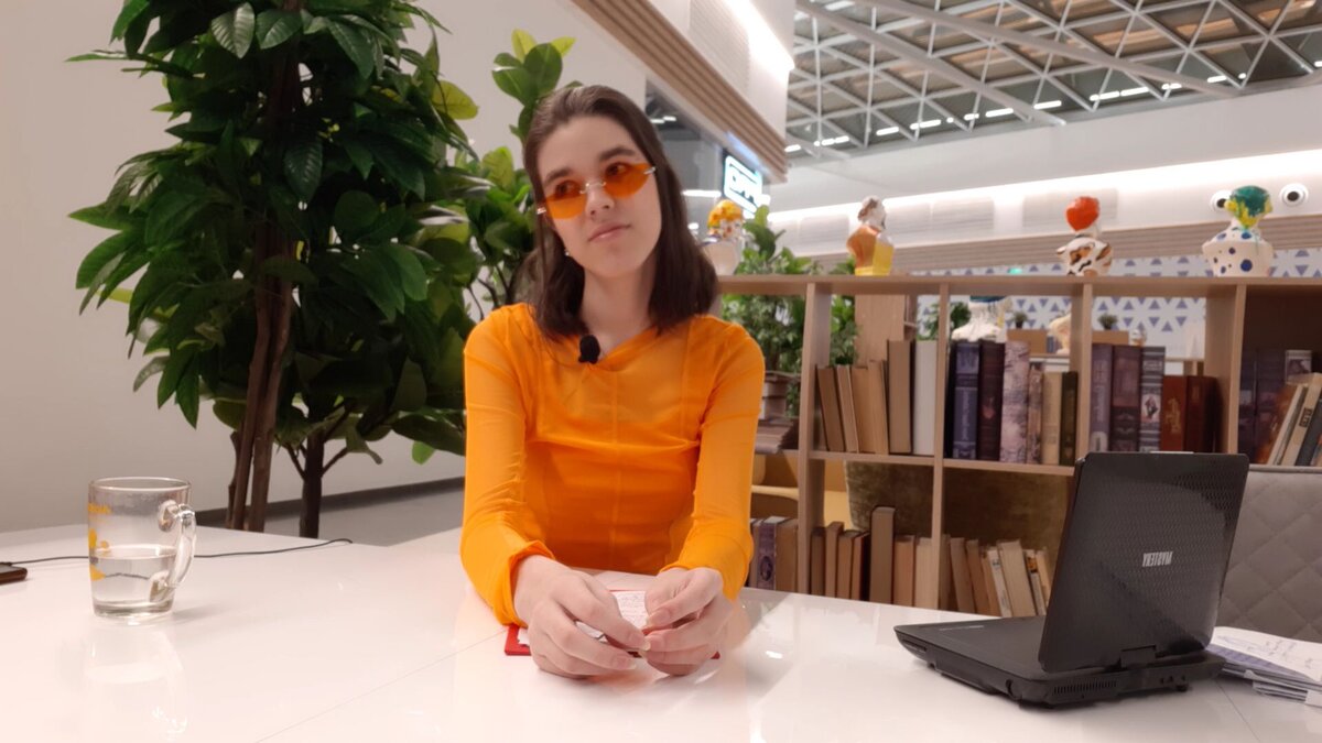 Учёные из Гарварда в ходе исследования, которое длилось более 80 лет, установили: открытые, искренние отношения помогают нам чувствовать себя счастливыми и укрепляют здоровье. А самый доступный способ наладить взаимопонимание и укрепить доверие — не молчать. Прямо говорить о том, что вы думаете, чувствуете, чем дорожите, а что хотели бы изменить. Эти фразы помогут вам.