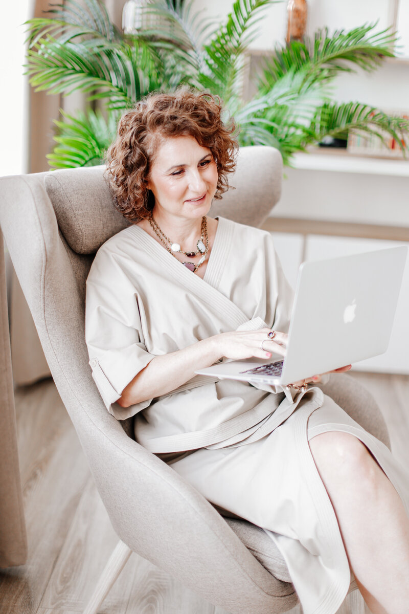 Хестанова Тамара Зауровна-врач-рефлексотерапевт со стажем 25 лет