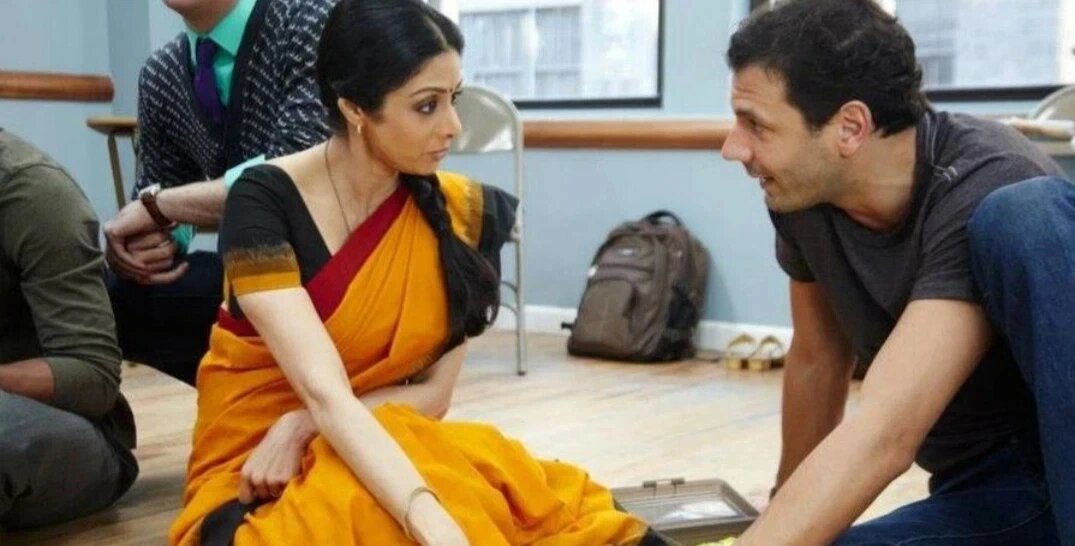 Фильм "English- Vinglish" это фильм про английский язык и саморазвитие.