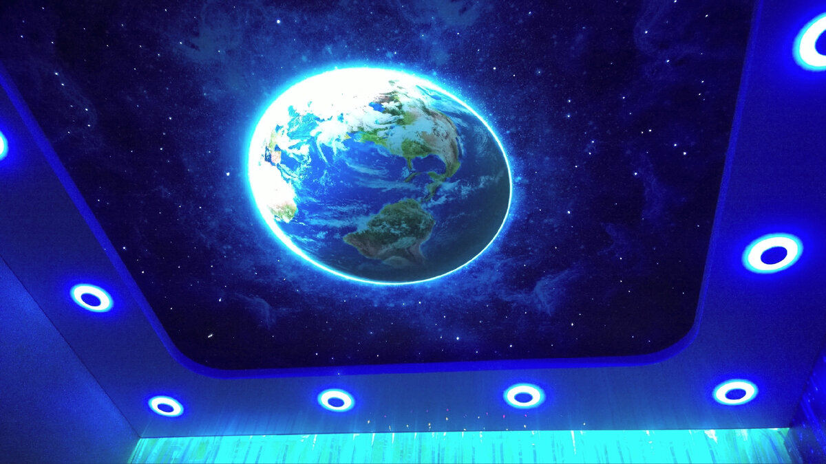 Вариант натяжного потолка "Звёздное небо" (листайте карусель)