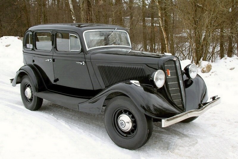 ГАЗ-М1 имел четырех дверный кузов с дверьми расположенными на задних петлях. Фото из интернета