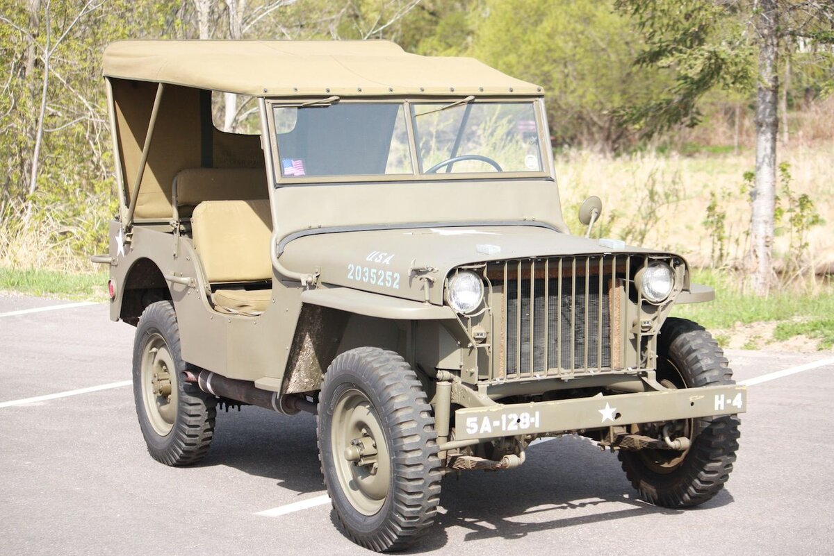 Ретро автомобили Willys 1950 г