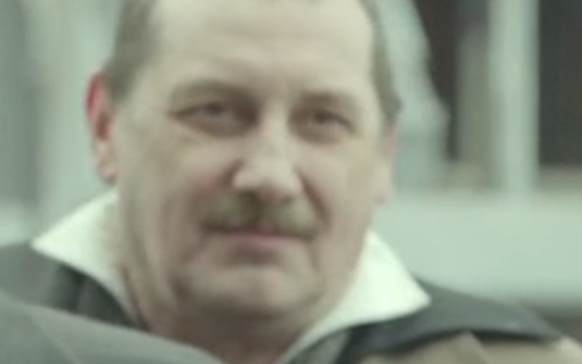 Не пьет, живет на пенсию и даже не имеет автомобиля : 63-летний Игорь Волков и его неудачный брак с Людкой из фильма "Любовь и голуби"